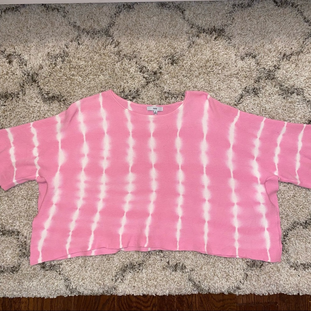 pink top